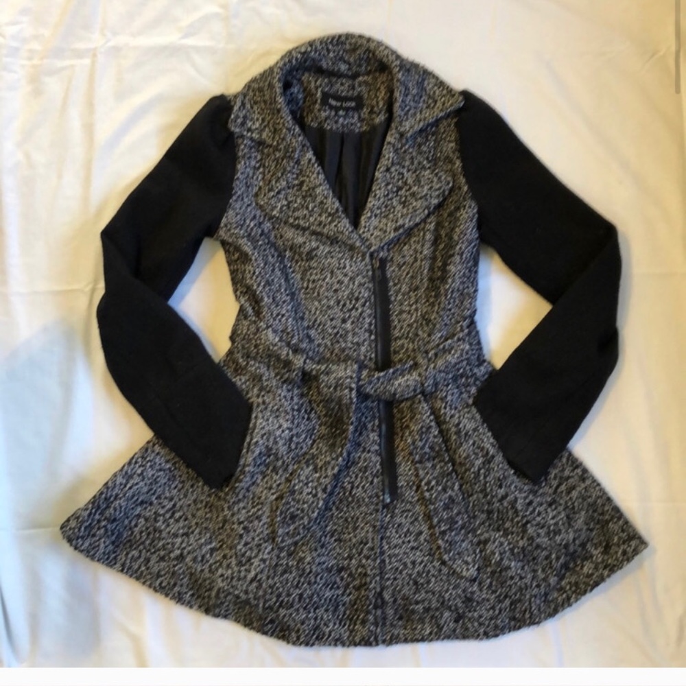 Fit-n-Flare Skater Coat by New Look Size Small